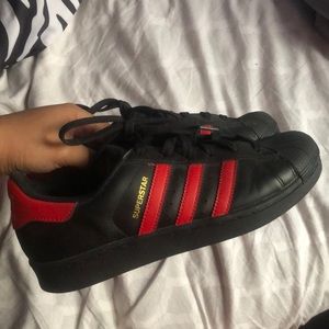 (rare) BLACK AND RES ADIDAS SUPERSTARS